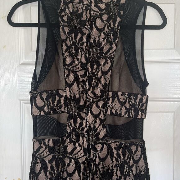 Black and Nude Lace Ballgown Black and Nude Lace Ballgown - Picture 5 of 8